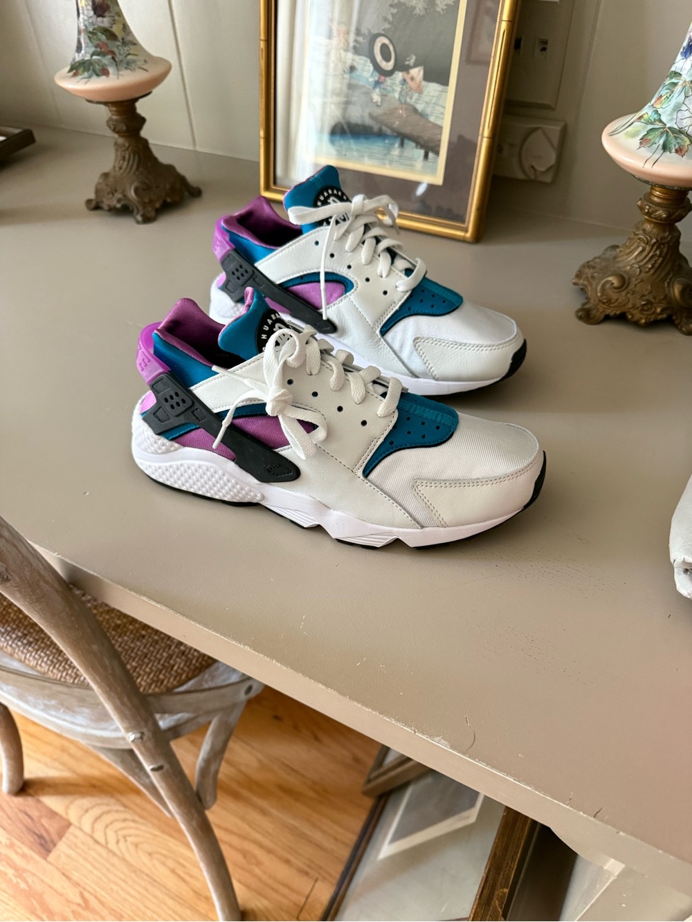 Nike Huarache.
They run small- fits a women’s 9.5
